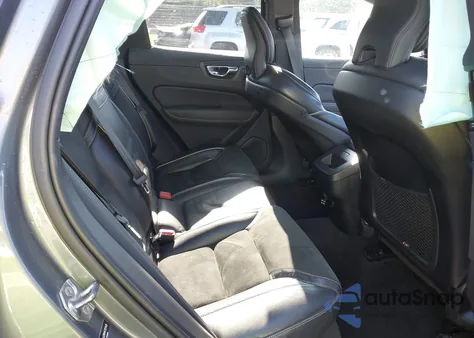 2019 Volvo Xc60 T6 R-Design из США, поврежденный, VIN YV4A22RM1K1351428